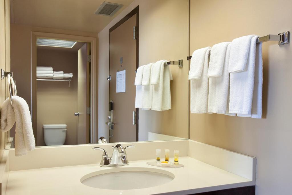 Border Inn & Suites Lloydminster Esterno foto