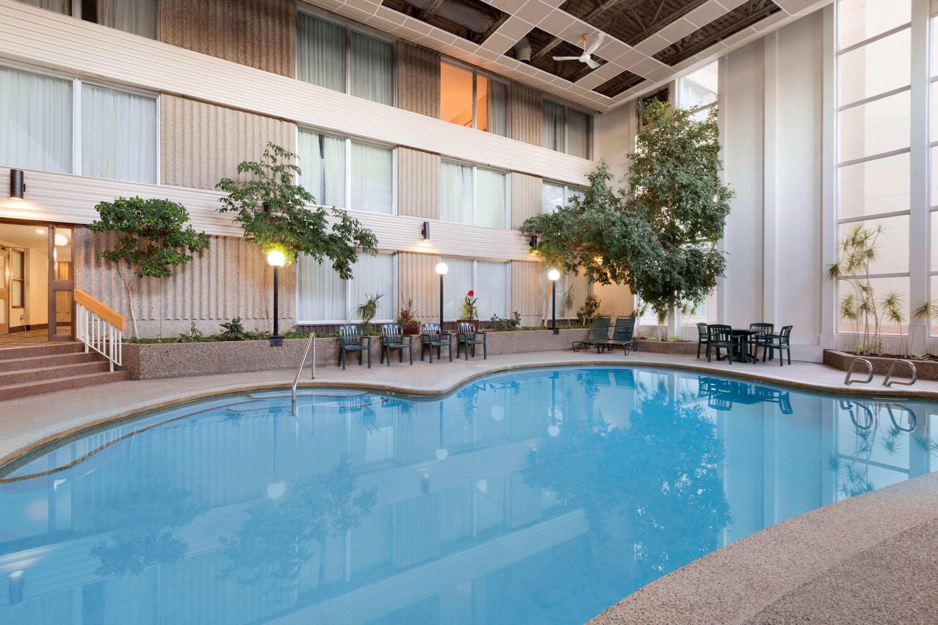 Border Inn & Suites Lloydminster Esterno foto